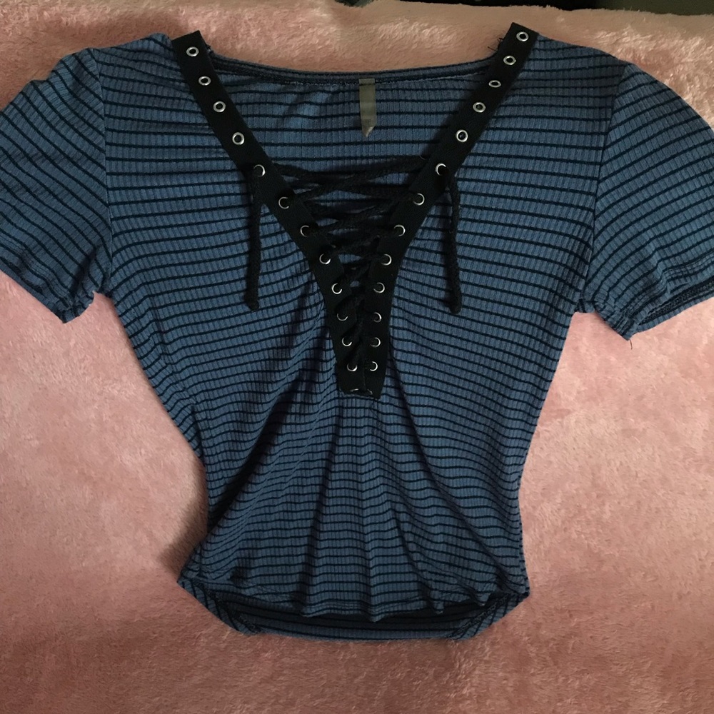 Fitted Lace-Up Tee